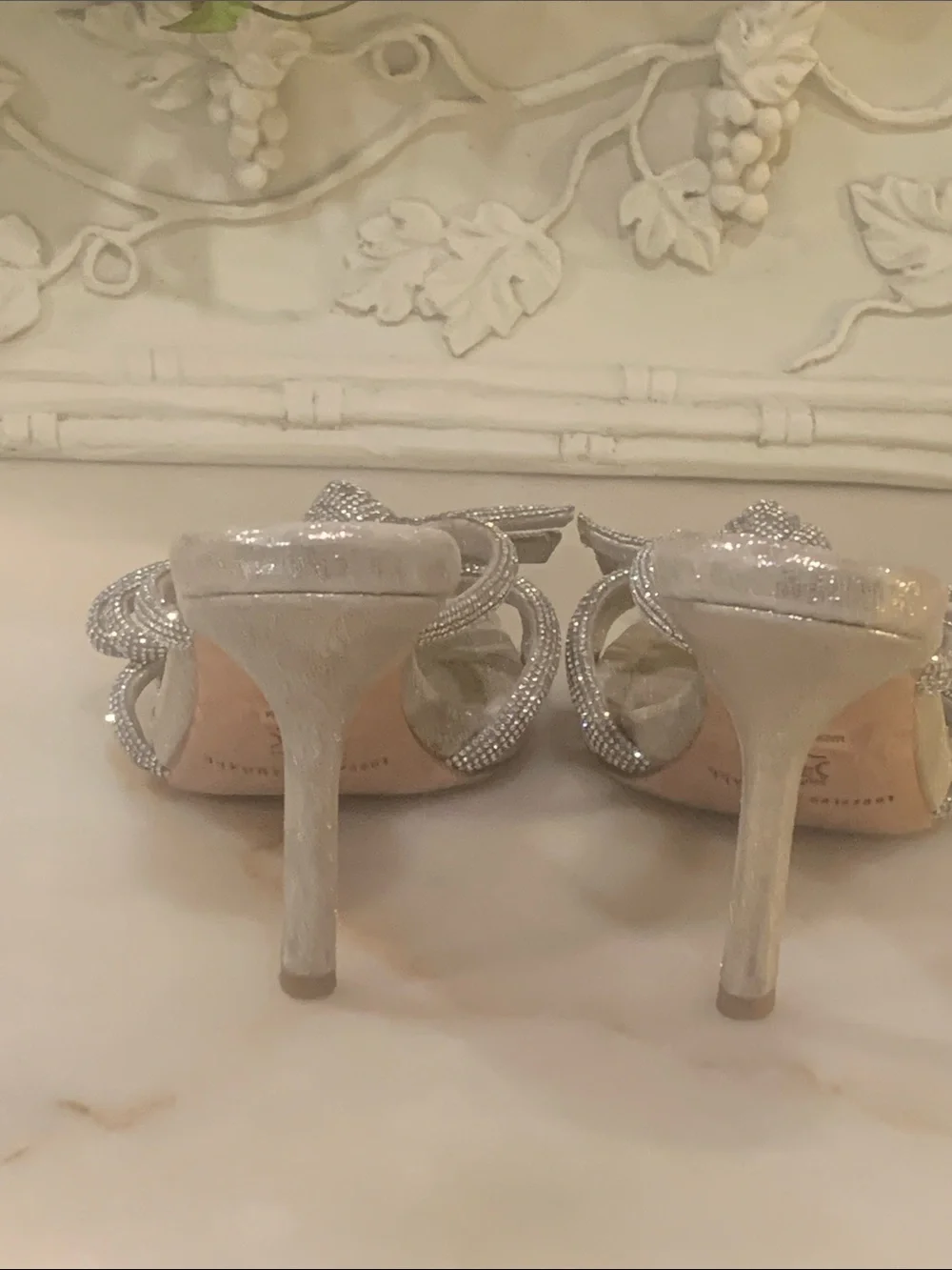 Loeffler Randall Mikel Silver Strass Bow Sandals Size 8 B